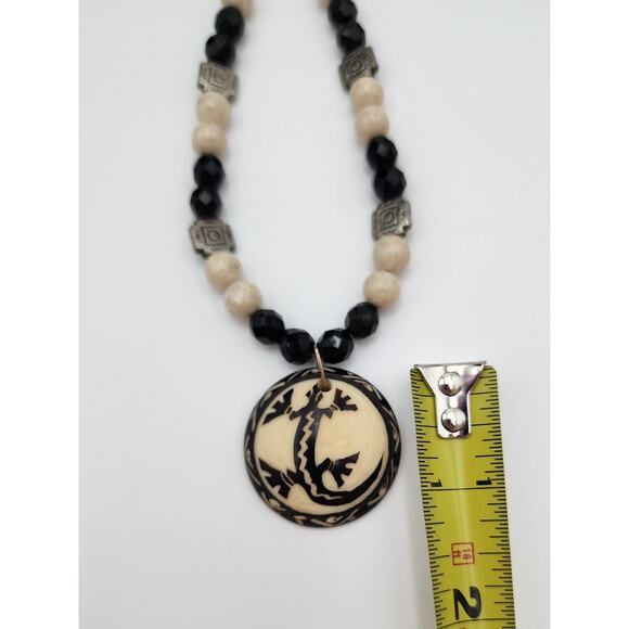 Southwestern Style Necklace Pendant Gecko Lizard Natural Stone Look 925 Clasp - Picture 9 of 9